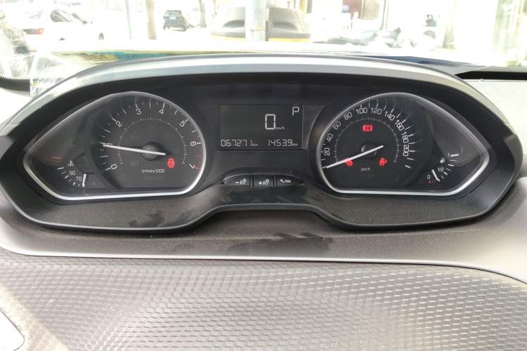 Used Peugeot 2008 2015 1.6THP Automatic Fashion Edition Instrument Cluster