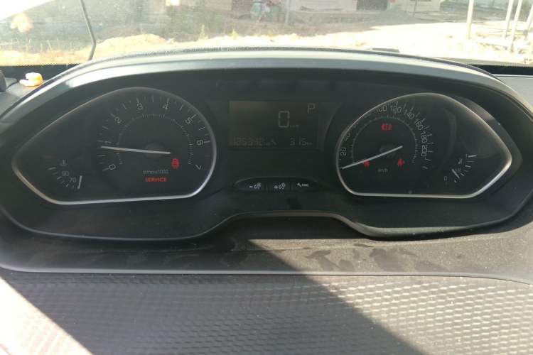 Used Peugeot 2008 2015 1.6THP Automatic Fashion Edition Instrument Cluster