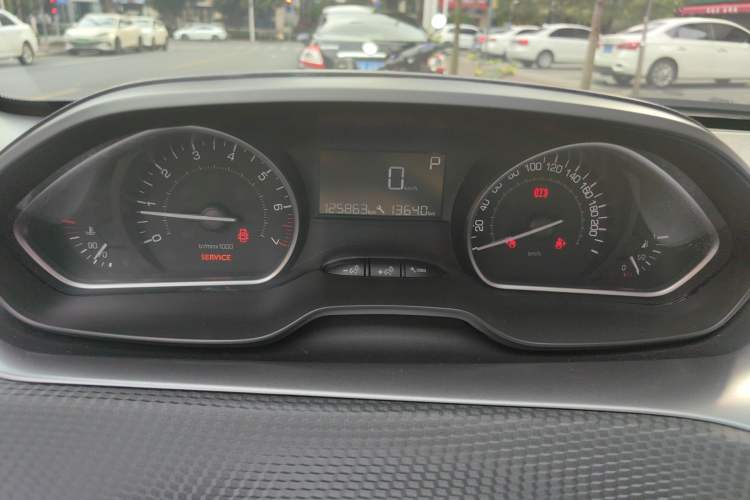 Used Peugeot 2008 2015 1.6THP Automatic Fashion Edition Instrument Cluster