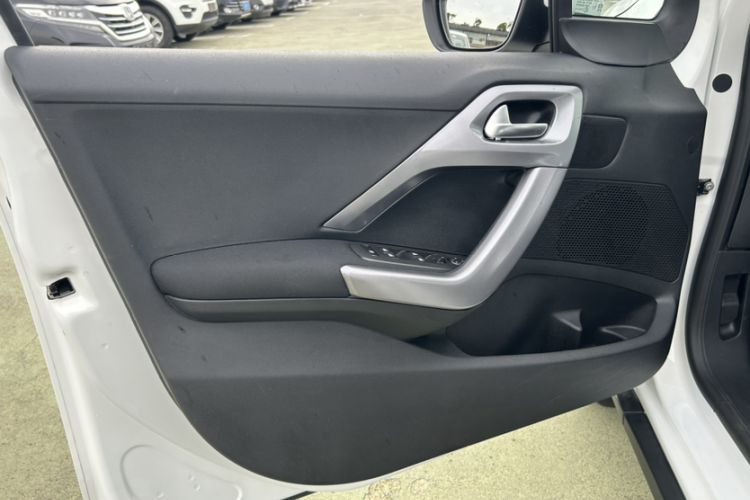 Used Peugeot 2008 2015 1.6L Automatic Playcool Edition Interior 1