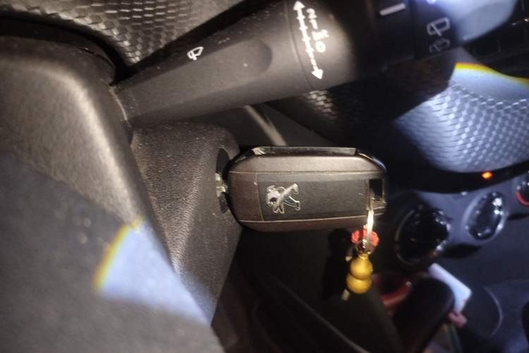 Used Peugeot 2008 2015 1.6L Automatic Playcool Edition Interior 1