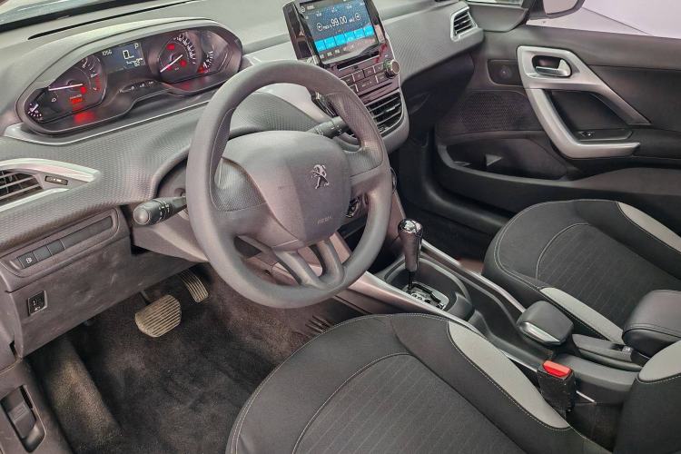 Used Peugeot 2008 2015 1.6L Automatic Playcool Edition Interior 1