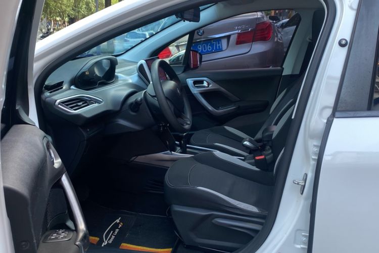 Used Peugeot 2008 2015 1.6L Automatic Playcool Edition Interior 2