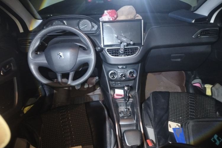 Used Peugeot 2008 2015 1.6L Automatic Playcool Edition Interior 2