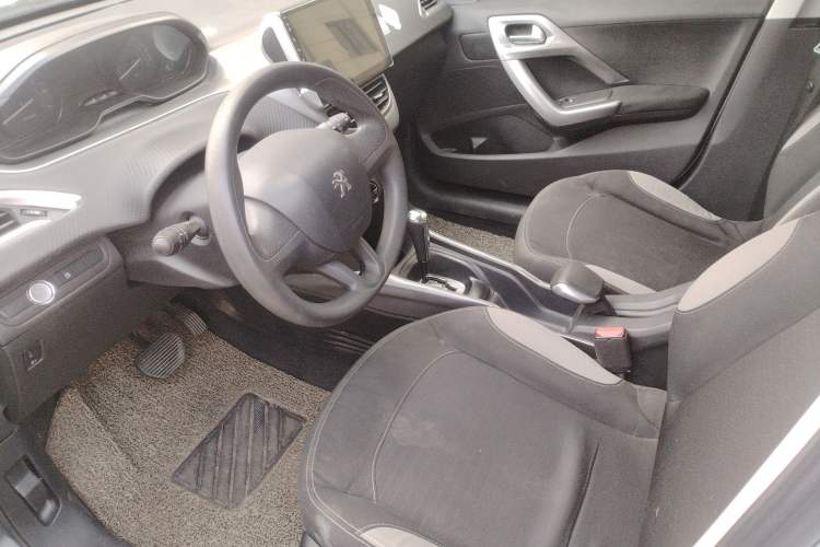 Used Peugeot 2008 2015 1.6L Automatic Playcool Edition Interior 2