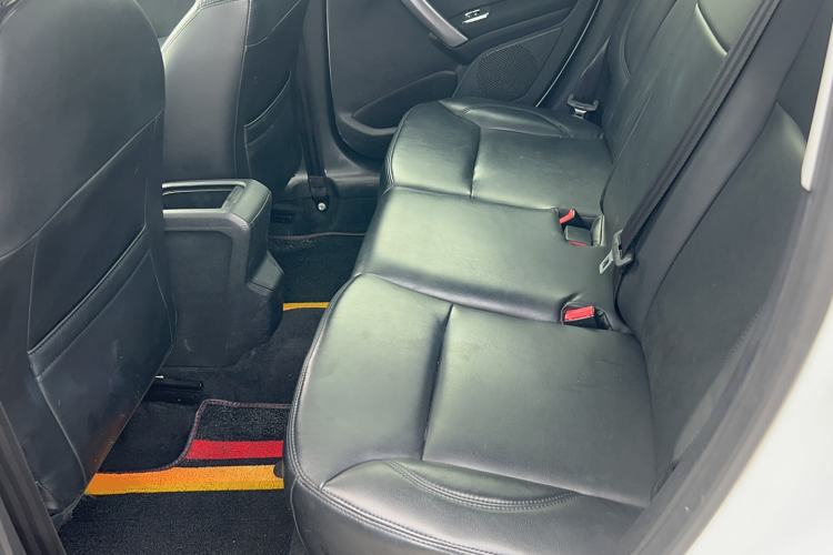 Used Peugeot 2008 2015 1.6THP Automatic Fashion Edition Interior 4