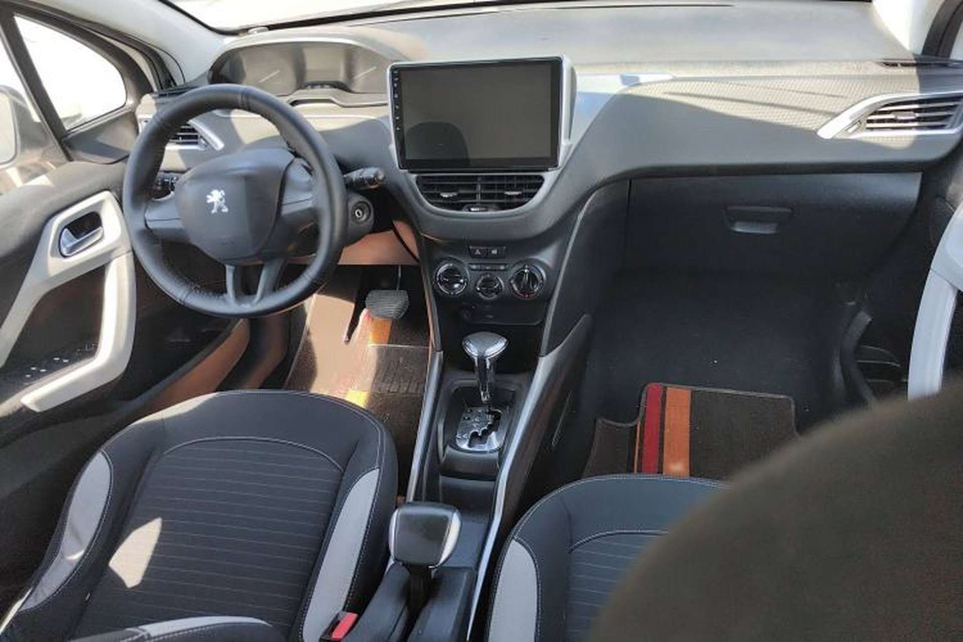 Used Peugeot 2008 2015 1.6L Automatic Playcool Edition Interior 5