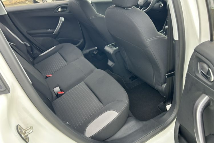 Used Peugeot 2008 2015 1.6L Automatic Playcool Edition Interior 6