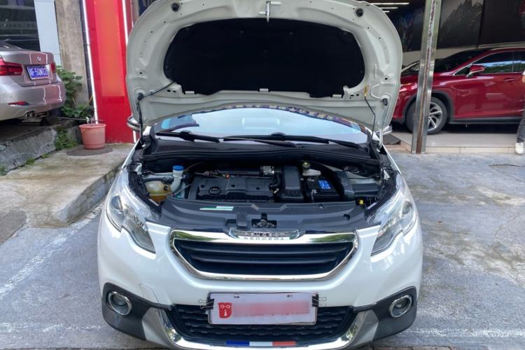 Used Peugeot 2008 2015 1.6L Automatic Playcool Edition Interior 6