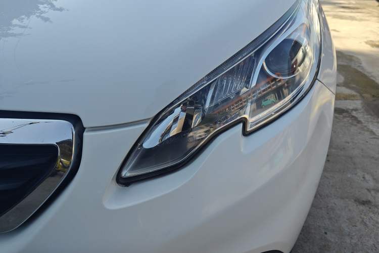 Used Peugeot 2008 2015 1.6L Automatic Playcool Edition Left Front Headlight