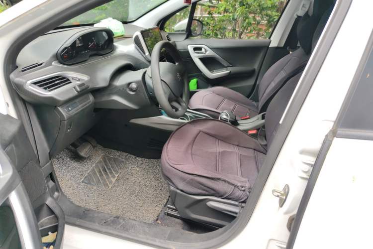 Used Peugeot 2008 2015 1.6L Automatic Playcool Edition Left Front Seat