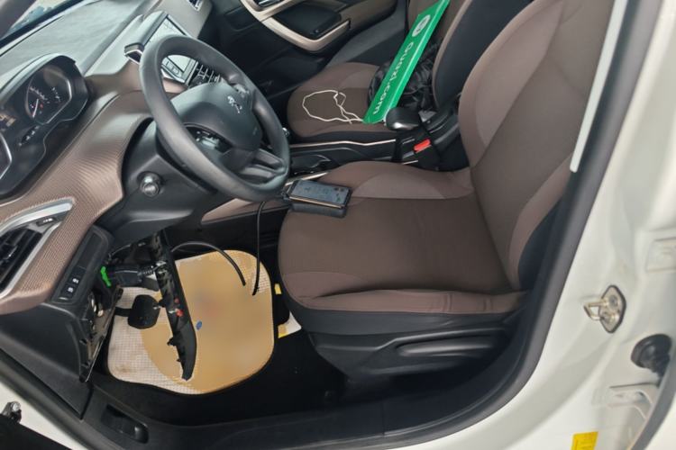 Used Peugeot 2008 2015 1.6THP Automatic Fashion Edition Left Front Seat