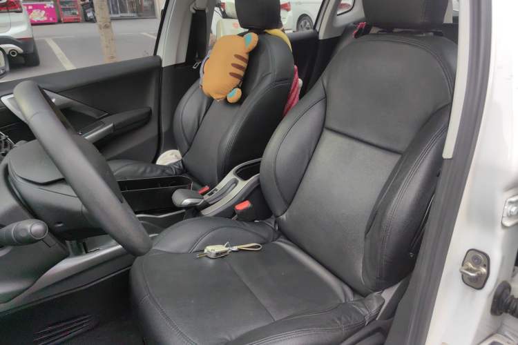 Used Peugeot 2008 2015 1.6THP Automatic Fashion Edition Left Front Seat