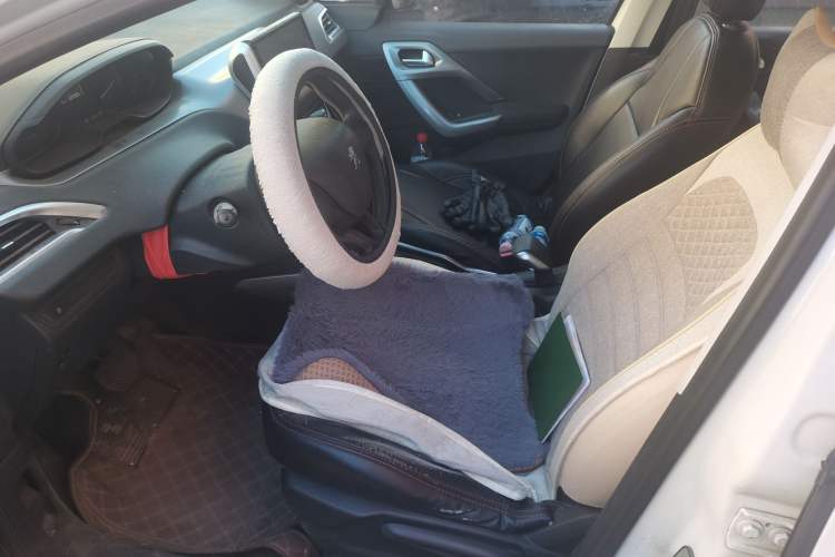 Used Peugeot 2008 2015 1.6L Automatic Playcool Edition Left Front Seat