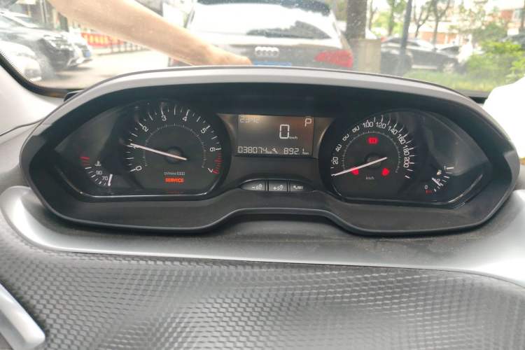 Used Peugeot 2008 2015 1.6L Automatic Playcool Edition Odometer Close Up
