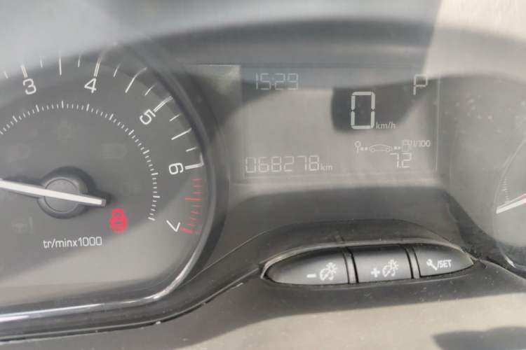 Used Peugeot 2008 2015 1.6L Automatic Playcool Edition Odometer Close Up