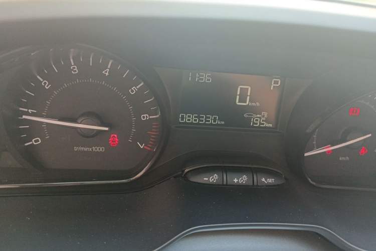 Used Peugeot 2008 2015 1.6L Automatic Playcool Edition Odometer Close Up