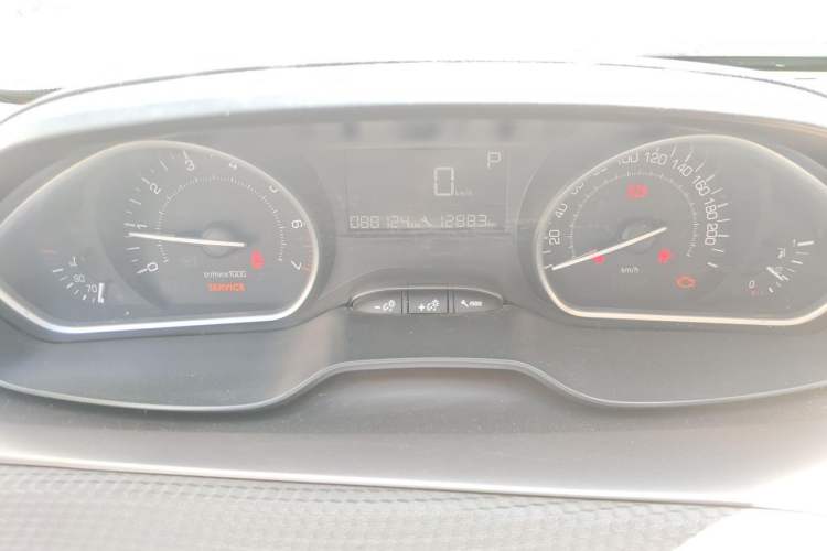 Used Peugeot 2008 2015 1.6THP Automatic Fashion Edition Odometer Close Up
