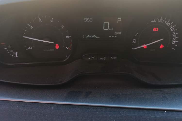 Used Peugeot 2008 2015 1.6L Automatic Playcool Edition Odometer Close Up