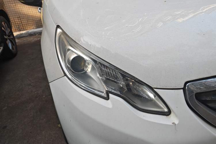 Used Peugeot 2008 2015 1.6L Automatic Playcool Edition Right Front Headlight