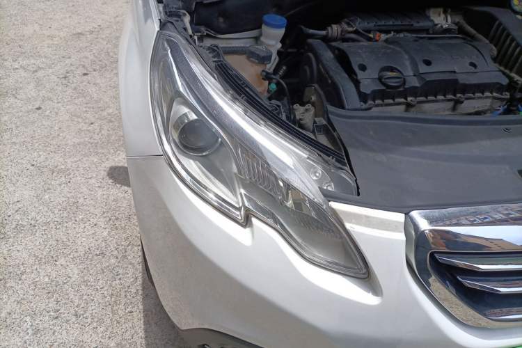 Used Peugeot 2008 2015 1.6L Automatic Playcool Edition Right Front Headlight