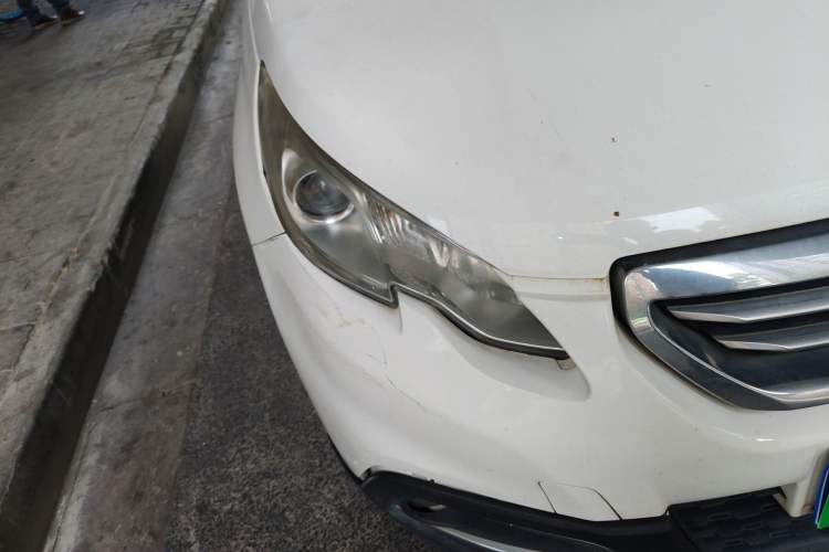 Used Peugeot 2008 2015 1.6L Automatic Playcool Edition Right Front Headlight