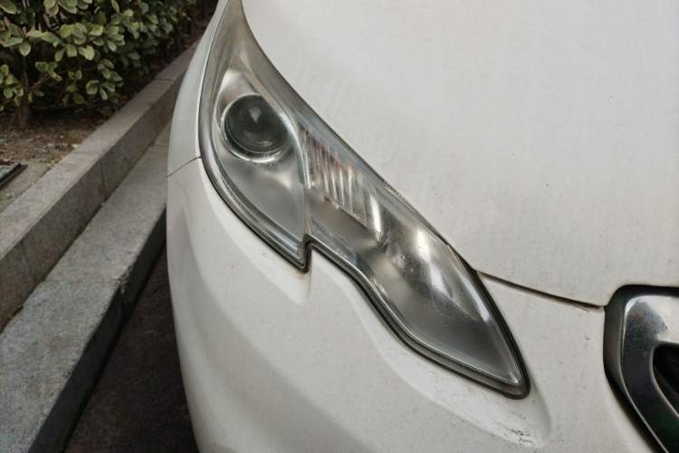 Used Peugeot 2008 2015 1.6L Automatic Playcool Edition Right Front Headlight