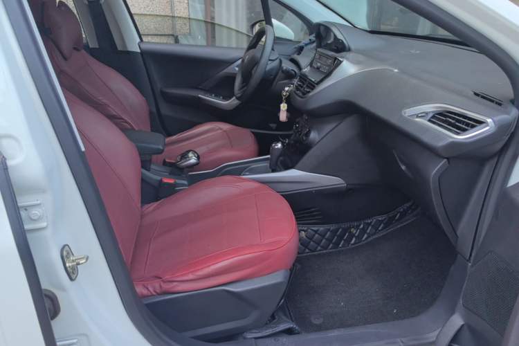 Used Peugeot 2008 2015 1.6L Automatic Playcool Edition Right Front Seat