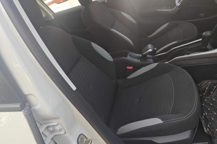 Used Peugeot 2008 2015 1.6L Automatic Playcool Edition Right Front Seat