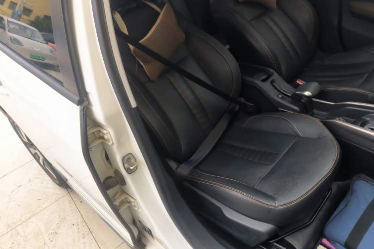 Used Peugeot 2008 2015 1.6THP Roland Garros Edition Right Front Seat