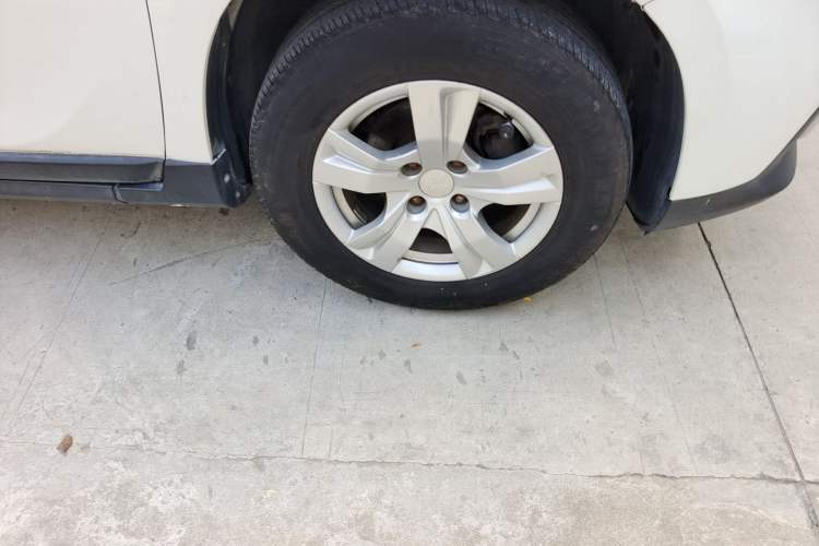 Used Peugeot 2008 2015 1.6L Automatic Playcool Edition Right Front Wheel Hub