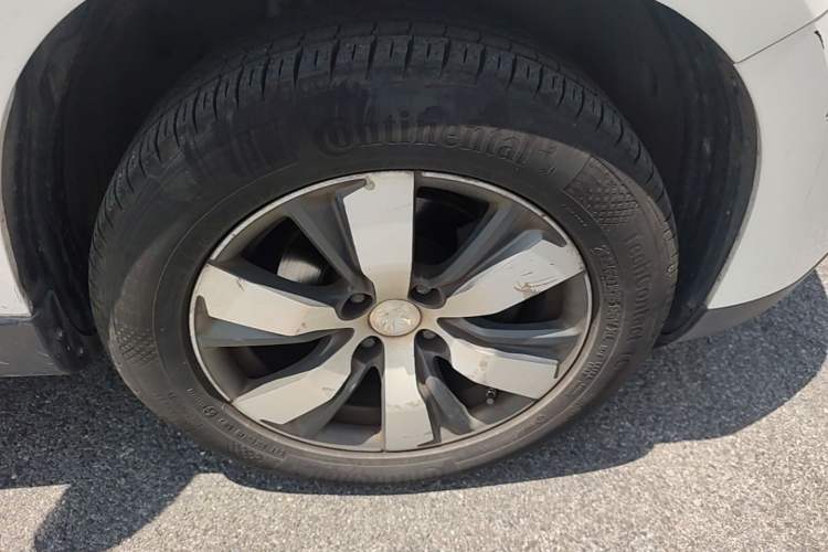 Used Peugeot 2008 2015 1.6THP Automatic Navigation Edition Right Front Wheel Hub
