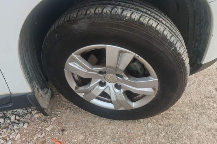 Used Peugeot 2008 2015 1.6L Automatic Playcool Edition Right Front Wheel Hub