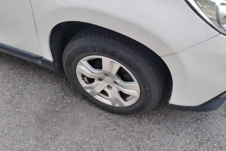 Used Peugeot 2008 2015 1.6L Automatic Playcool Edition Right Front Wheel Hub