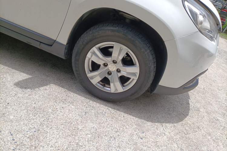 Used Peugeot 2008 2015 1.6L Automatic Playcool Edition Right Front Wheel Hub