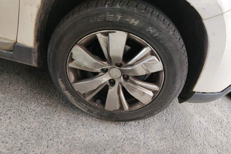 Used Peugeot 2008 2015 1.6L Automatic Playcool Edition Right Front Wheel Hub