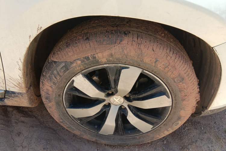 Used Peugeot 2008 2015 1.6THP Automatic Fashion Edition Right Front Wheel Hub