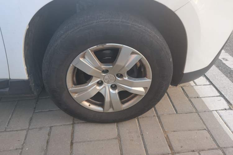 Used Peugeot 2008 2015 1.6L Automatic Playcool Edition Right Front Wheel Hub