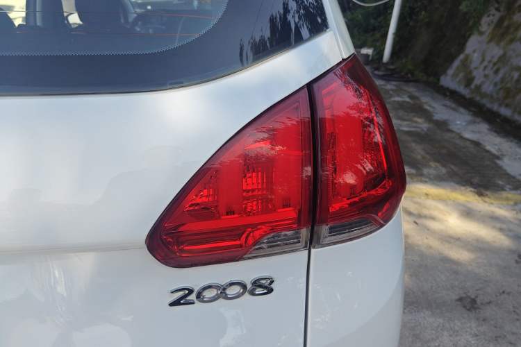 Used Peugeot 2008 2015 1.6L Automatic Playcool Edition Right Rear Taillight