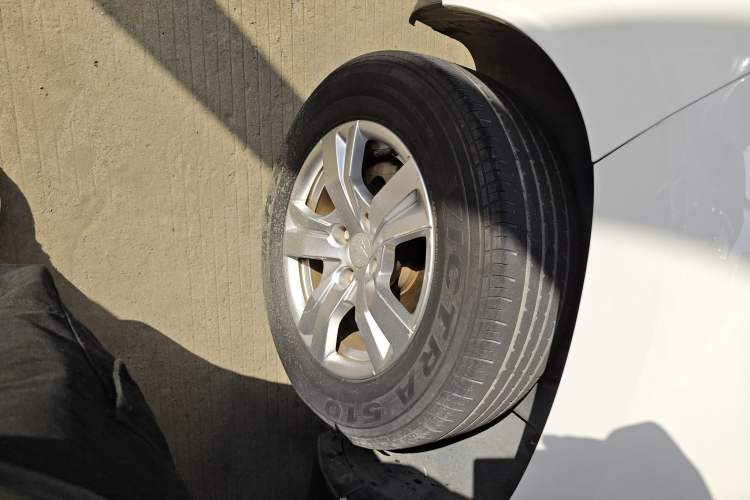 Used Peugeot 2008 2015 1.6L Automatic Playcool Edition Right Rear Wheel Hub