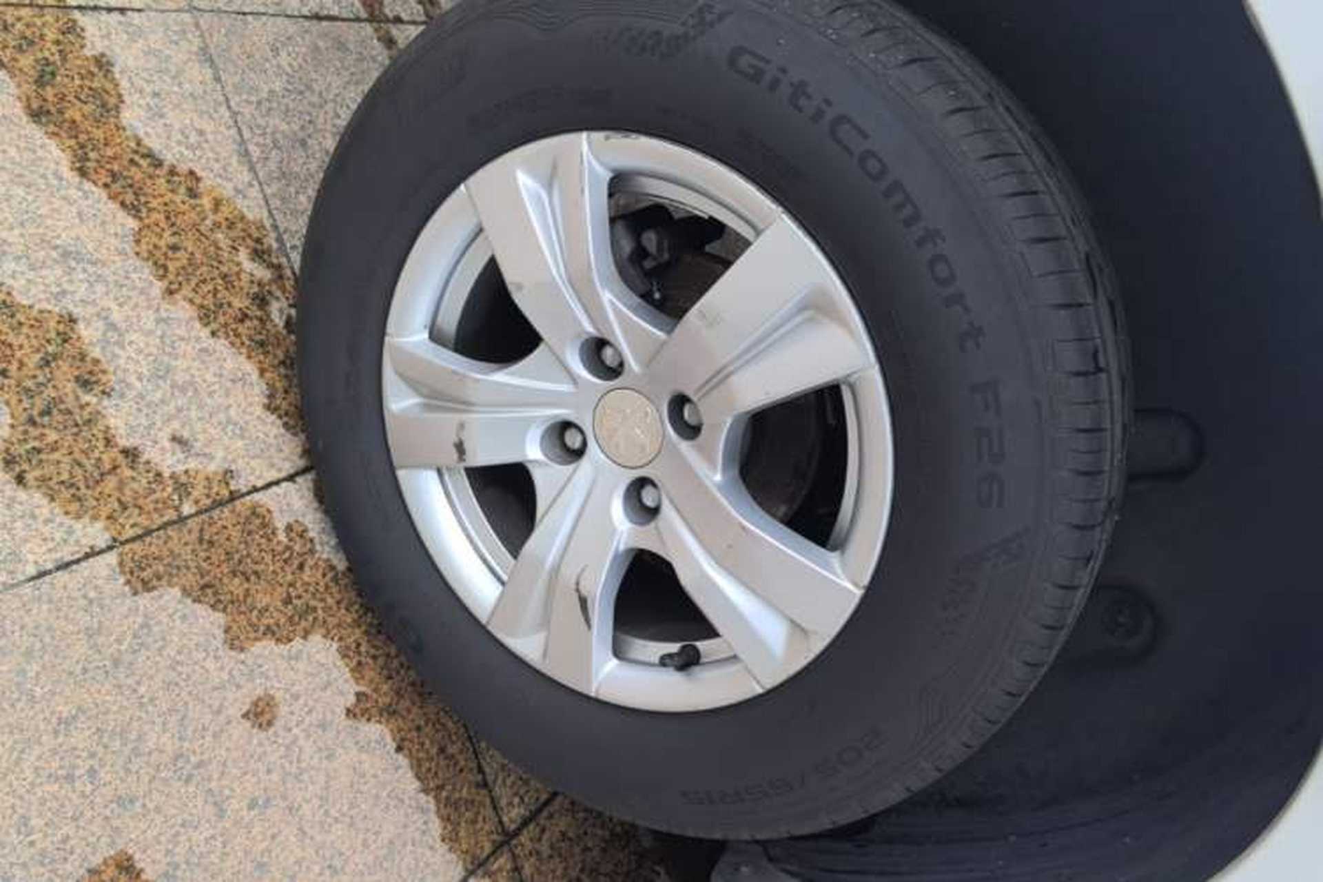 Used Peugeot 2008 2015 1.6L Automatic Playcool Edition Right Rear Wheel Hub