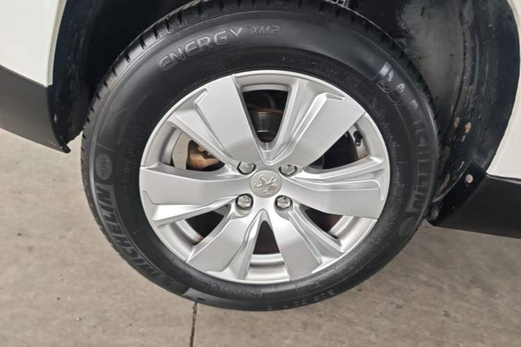 Used Peugeot 2008 2015 1.6THP Automatic Fashion Edition Right Rear Wheel Hub