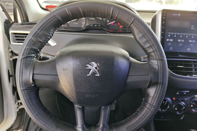 Used Peugeot 2008 2015 1.6L Automatic Playcool Edition Steering Wheel