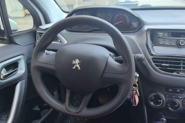 Used Peugeot 2008 2015 1.6L Automatic Playcool Edition Steering Wheel