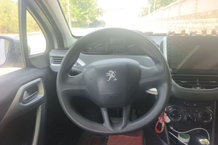 Used Peugeot 2008 2015 1.6L Automatic Playcool Edition Steering Wheel