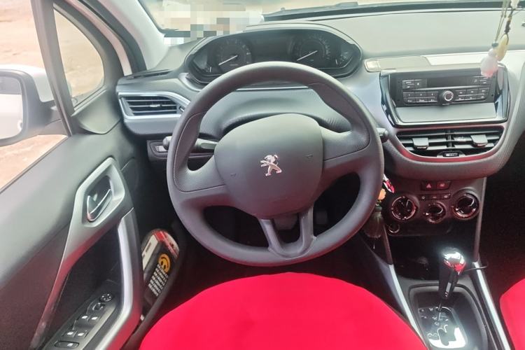 Used Peugeot 2008 2015 1.6L Automatic Playcool Edition Steering Wheel