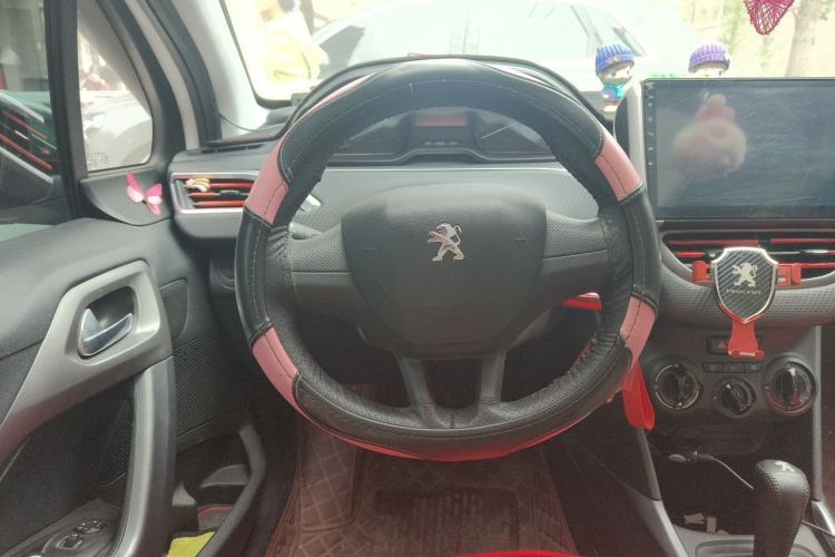 Used Peugeot 2008 2015 1.6L Automatic Playcool Edition Steering Wheel