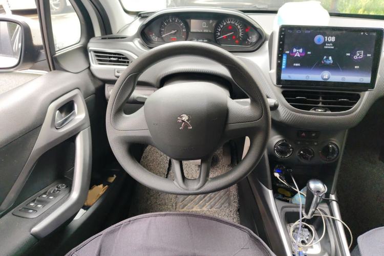 Used Peugeot 2008 2015 1.6L Automatic Playcool Edition Steering Wheel