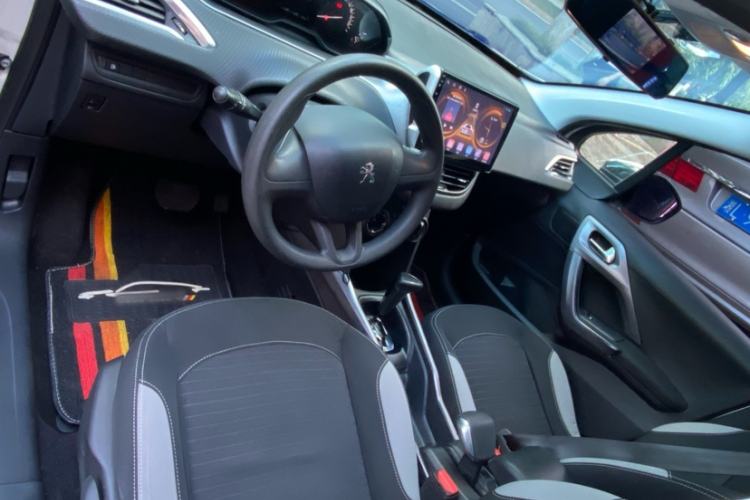 Used Peugeot 2008 2015 1.6L Automatic Playcool Edition Steering Wheel