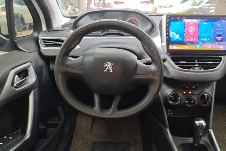 Used Peugeot 2008 2015 1.6L Automatic Playcool Edition Steering Wheel